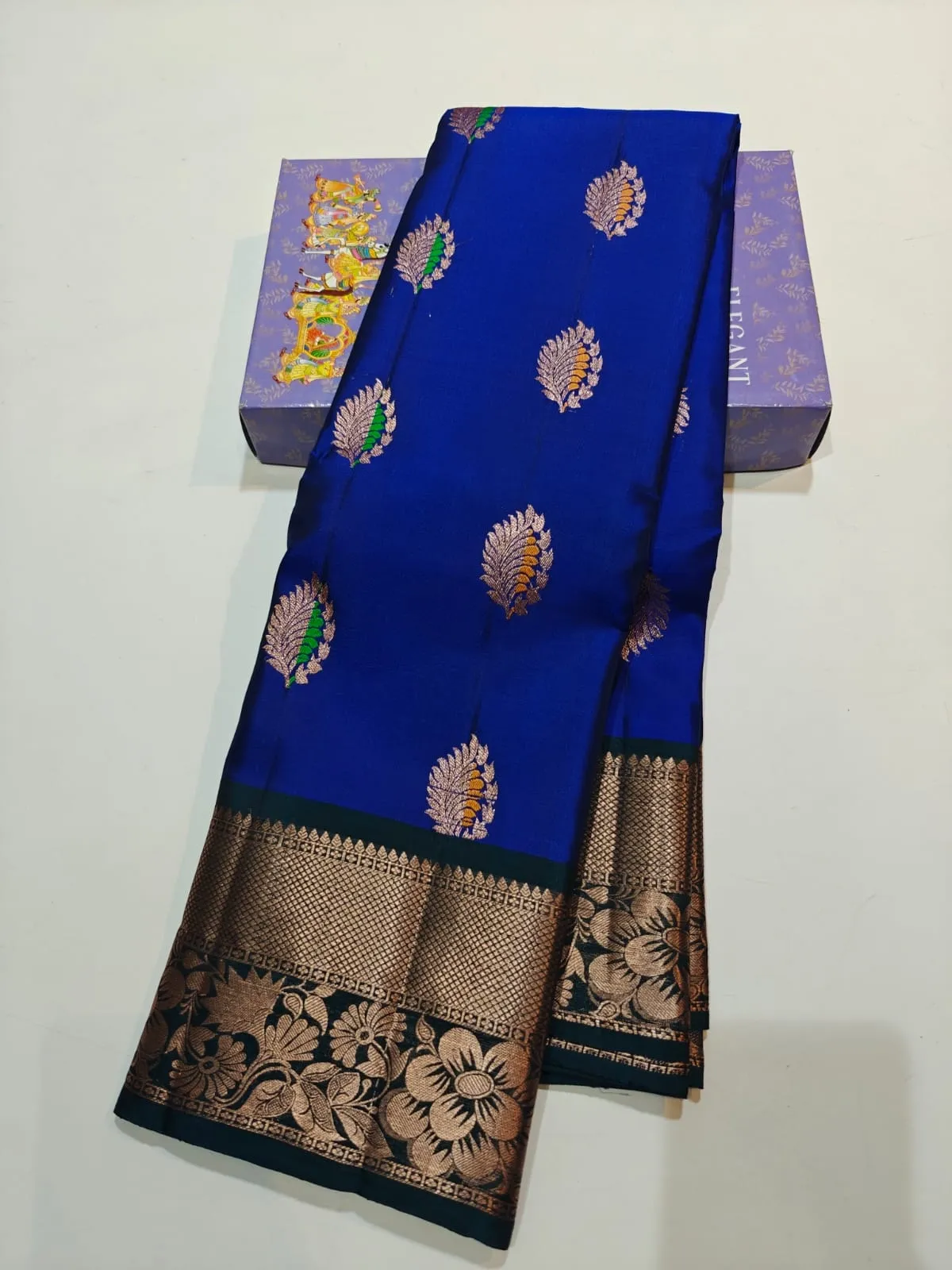 Floral Leaf Bootis Kanchi Handloom Soft Silk Saree